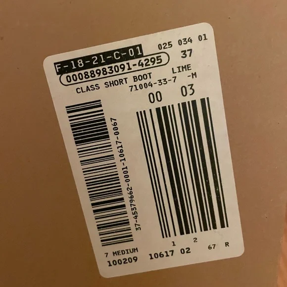 UGG W CLASSIC
SHORT
5825 W / FRN - Picture 5 of 7